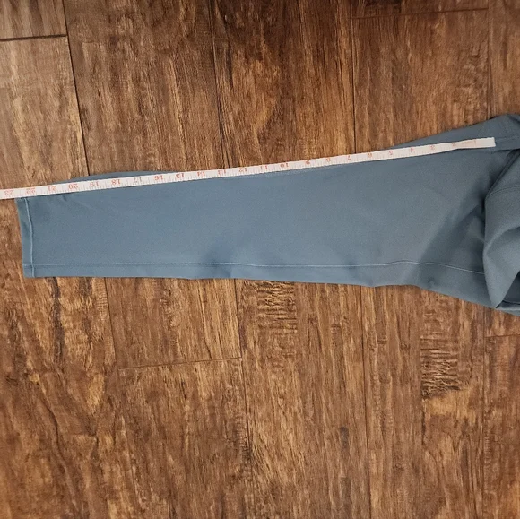 OFFER! Vuori Studio Pocket Legging - Picture 5 of 7